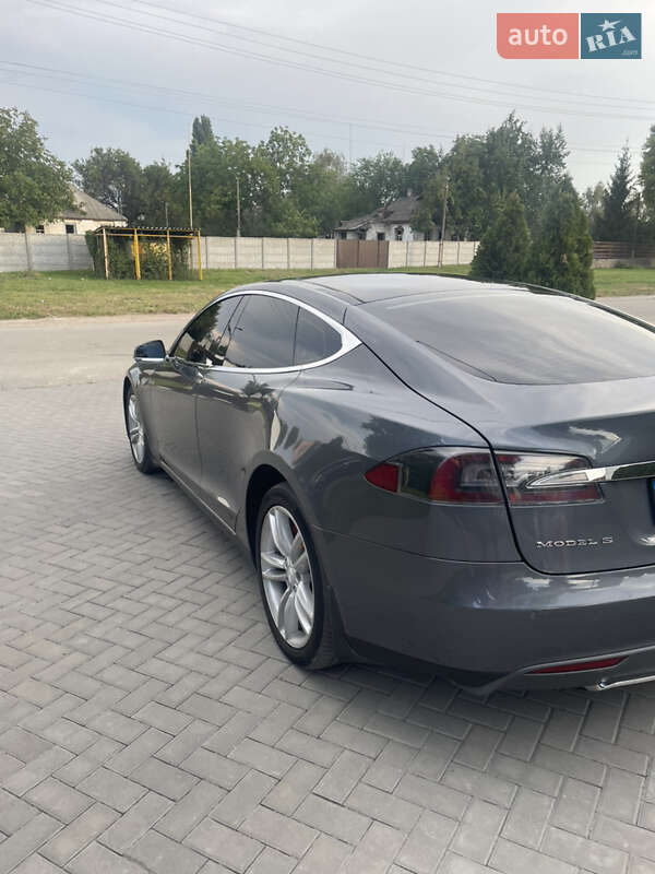 Лифтбек Tesla Model S 2013 в Кременчуге фото 34 Лифтбек Tesla Model S 2013 в Кременчуге