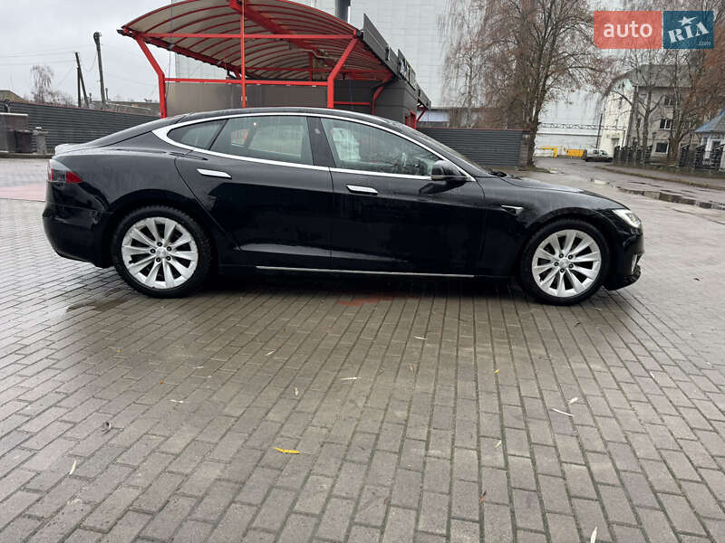Лифтбек Tesla Model S 2019 в Радивилове