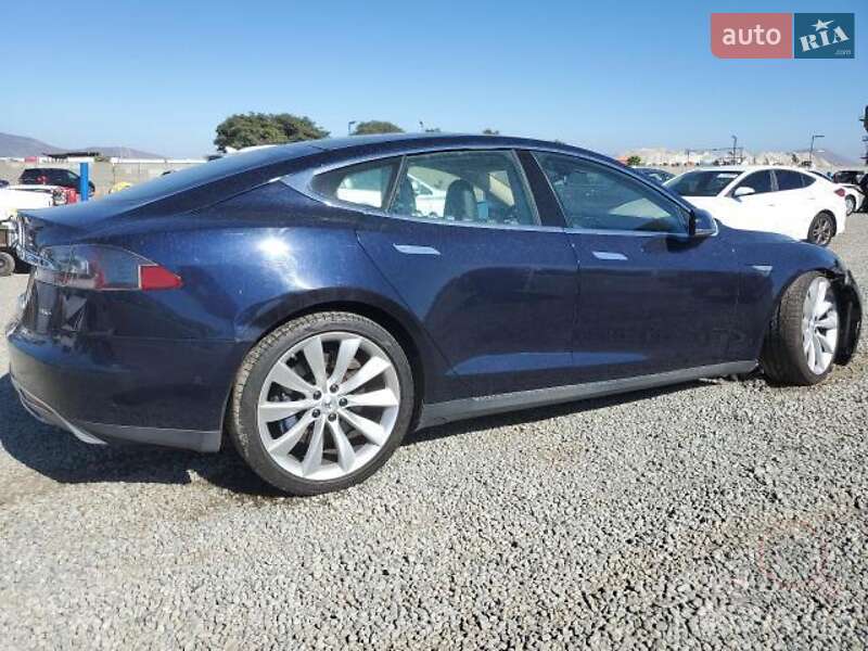Лифтбек Tesla Model S 2015 в Дрогобыче фото 3 Лифтбек Tesla Model S 2015 в Дрогобыче