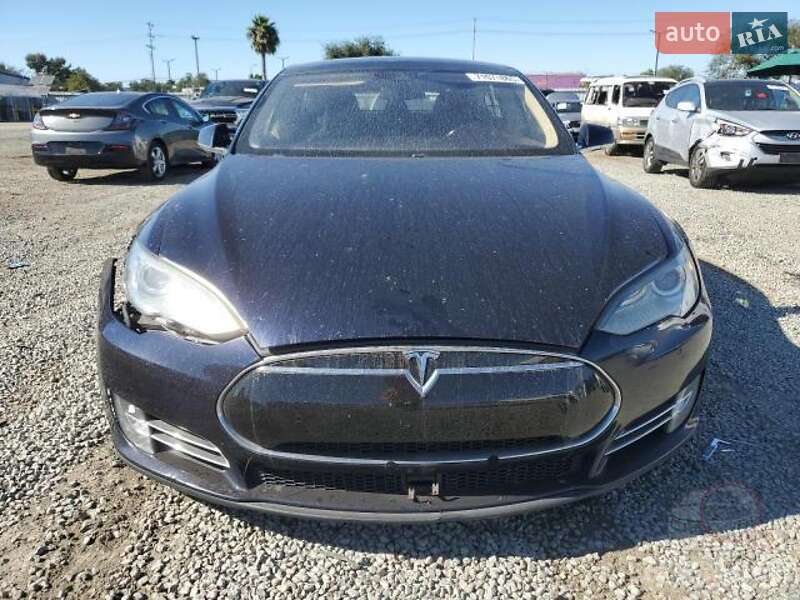 Лифтбек Tesla Model S 2015 в Дрогобыче фото 6 Лифтбек Tesla Model S 2015 в Дрогобыче