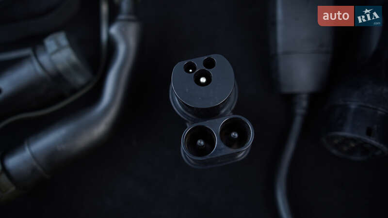 Лифтбек Tesla Model S 2013 в Львове