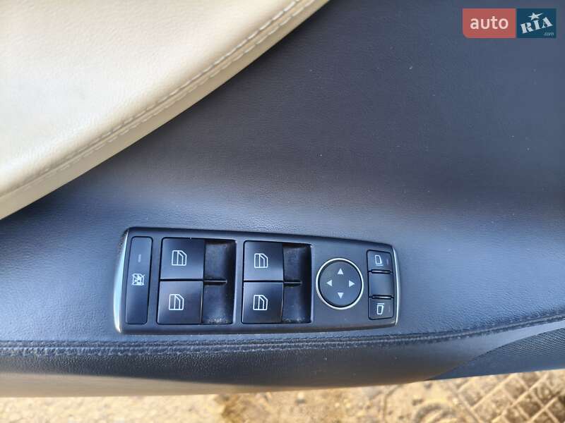 Лифтбек Tesla Model S 2013 в Ивано-Франковске фото 15 Лифтбек Tesla Model S 2013 в Ивано-Франковске