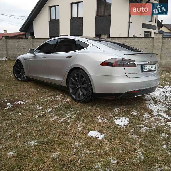 Лифтбек Tesla Model S 2013 в Ивано-Франковске фото 29 Лифтбек Tesla Model S 2013 в Ивано-Франковске