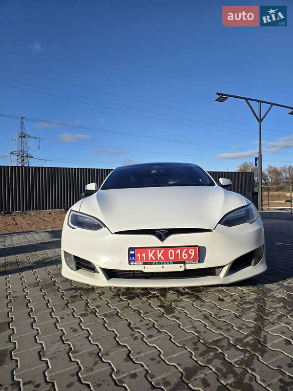 Лифтбек Tesla Model S 2017 в Киеве фото 11 Лифтбек Tesla Model S 2017 в Киеве