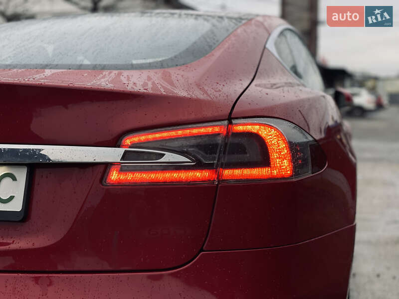 Лифтбек Tesla Model S 2016 в Львове фото 6 Лифтбек Tesla Model S 2016 в Львове