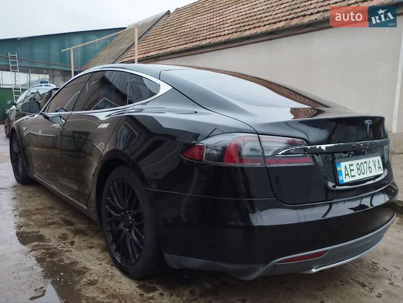 Лифтбек Tesla Model S 2015 в Кривом Роге фото 10 Лифтбек Tesla Model S 2015 в Кривом Роге