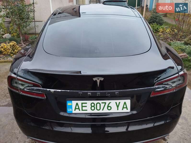 Лифтбек Tesla Model S 2015 в Кривом Роге фото 13 Лифтбек Tesla Model S 2015 в Кривом Роге