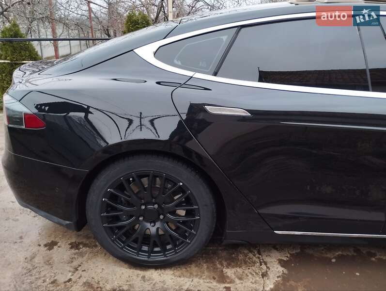 Лифтбек Tesla Model S 2015 в Кривом Роге фото 16 Лифтбек Tesla Model S 2015 в Кривом Роге