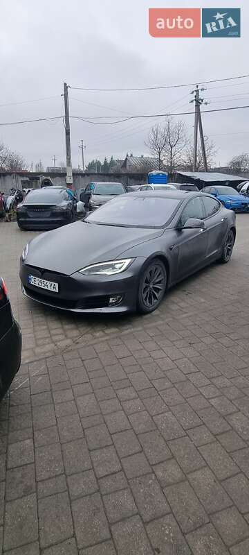 Лифтбек Tesla Model S 2017 в Львове