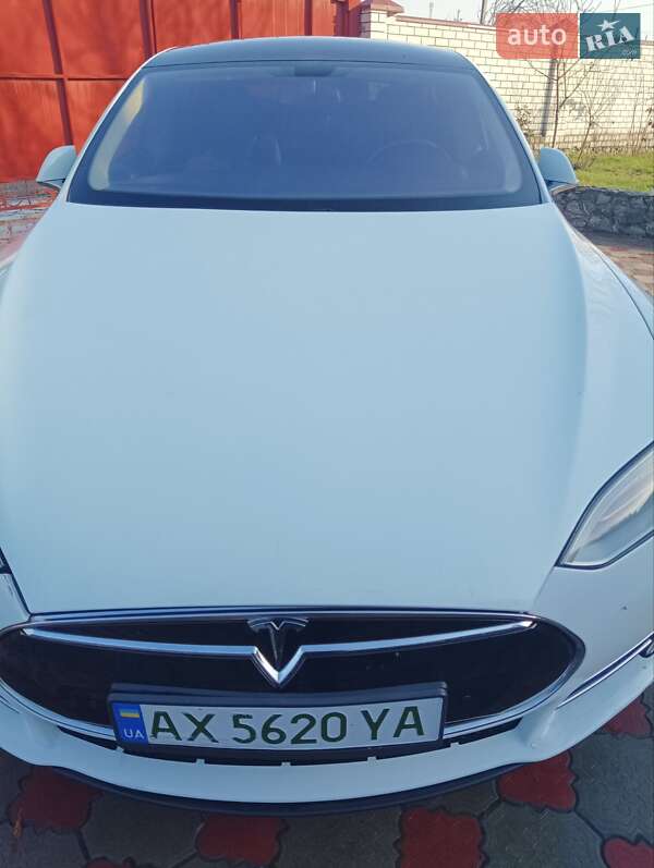 Лифтбек Tesla Model S 2014 в Днепре