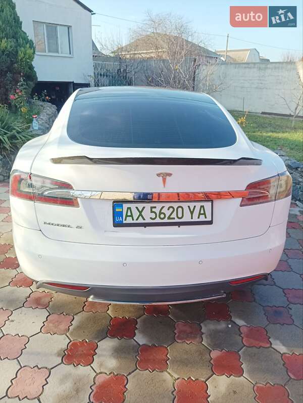 Лифтбек Tesla Model S 2014 в Днепре фото 6 Лифтбек Tesla Model S 2014 в Днепре