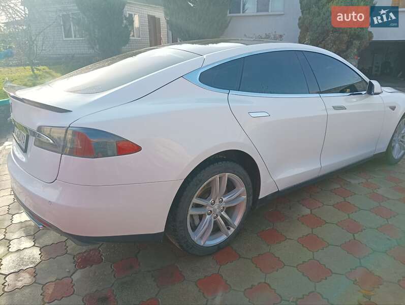 Лифтбек Tesla Model S 2014 в Днепре фото 5 Лифтбек Tesla Model S 2014 в Днепре