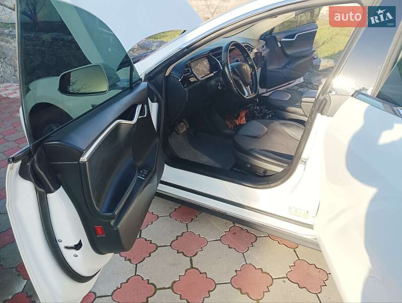 Лифтбек Tesla Model S 2014 в Днепре фото 23 Лифтбек Tesla Model S 2014 в Днепре