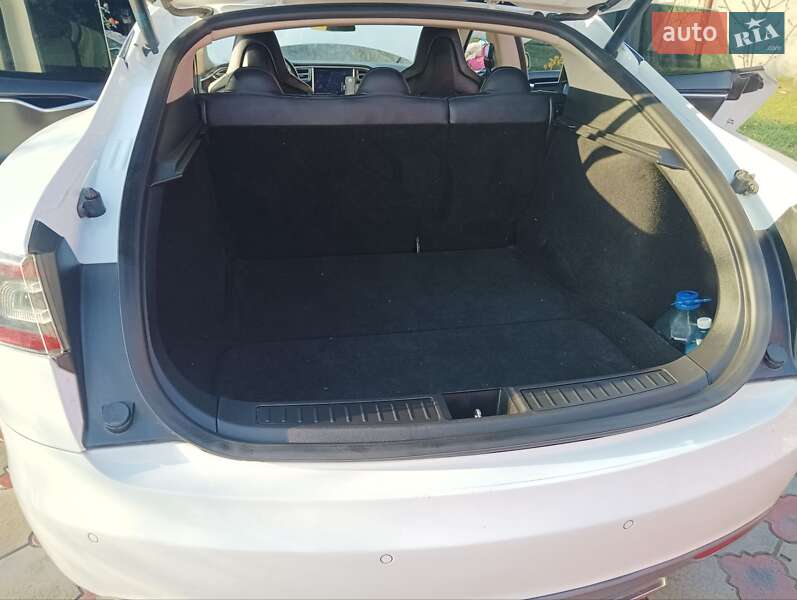 Лифтбек Tesla Model S 2014 в Днепре