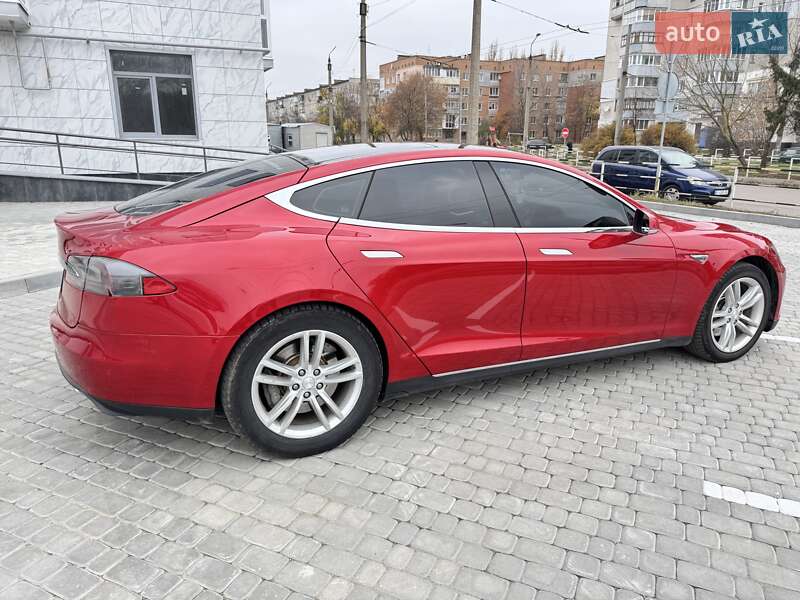 Лифтбек Tesla Model S 2014 в Полтаве фото 17 Лифтбек Tesla Model S 2014 в Полтаве