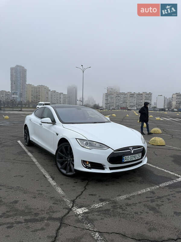 Лифтбек Tesla Model S 2013 в Киеве