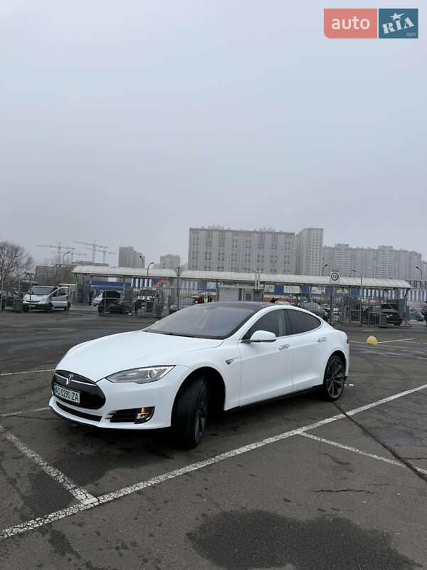 Лифтбек Tesla Model S 2013 в Киеве