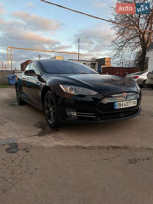 Лифтбек Tesla Model S 2015 в Одессе