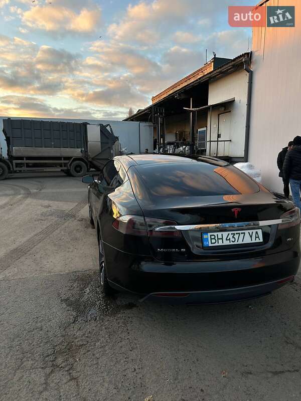 Лифтбек Tesla Model S 2015 в Одессе