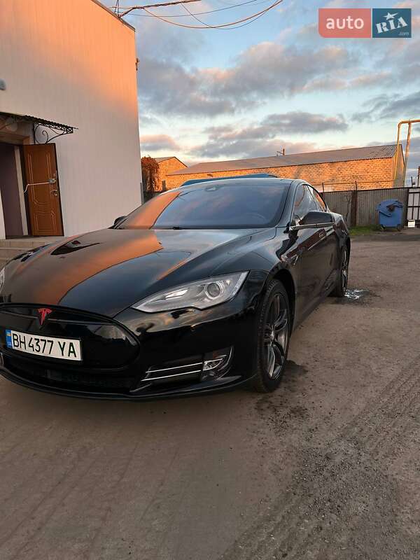 Лифтбек Tesla Model S 2015 в Одессе