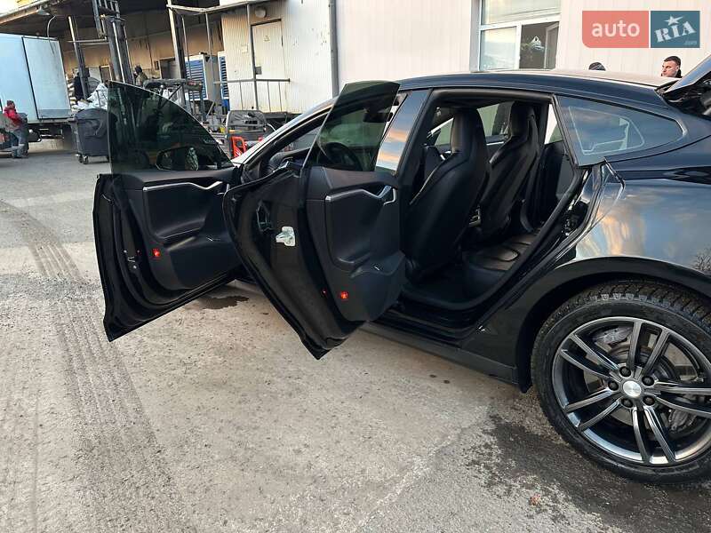 Лифтбек Tesla Model S 2015 в Одессе