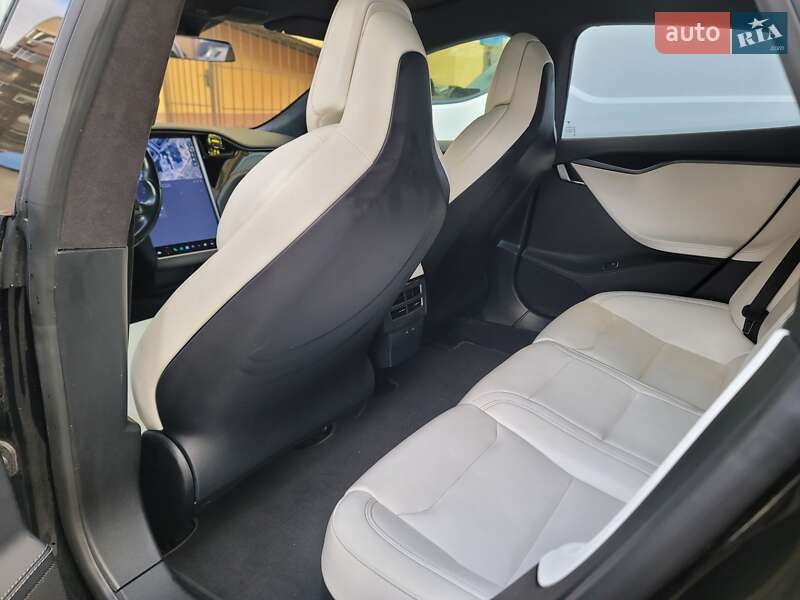 Лифтбек Tesla Model S 2019 в Броварах