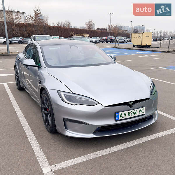 Лифтбек Tesla Model S 2024 в Киеве