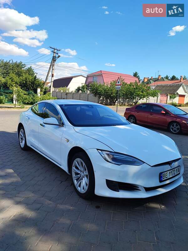 Лифтбек Tesla Model S 2016 в Николаеве фото Лифтбек Tesla Model S 2016 в Николаеве
