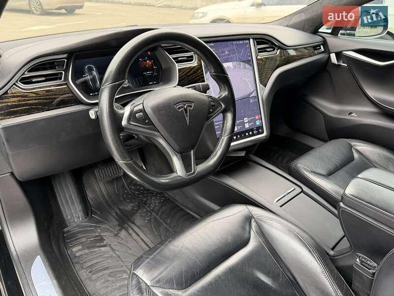 Лифтбек Tesla Model S 2016 в Киеве
