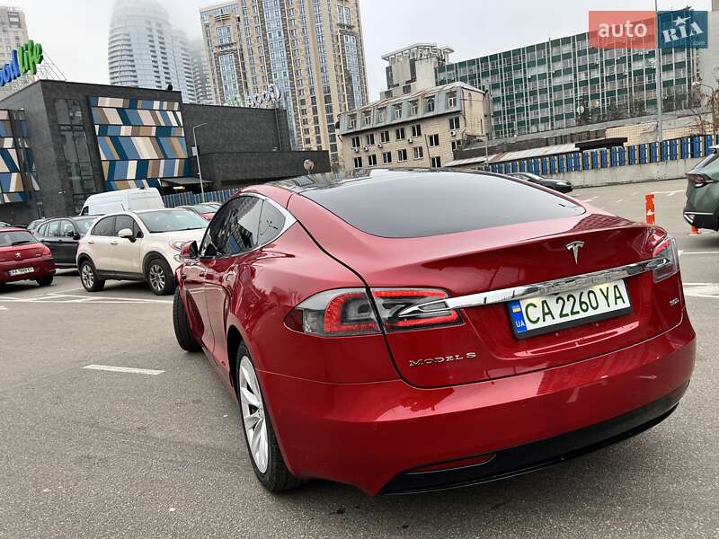 Лифтбек Tesla Model S 2017 в Ватутино