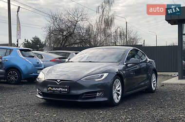 Лифтбек Tesla Model S 2017 в Луцке