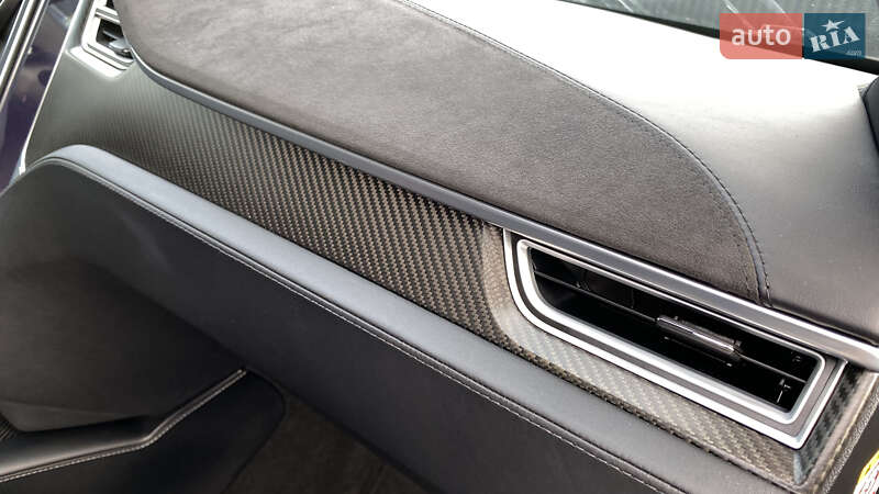 Лифтбек Tesla Model S 2017 в Луцке