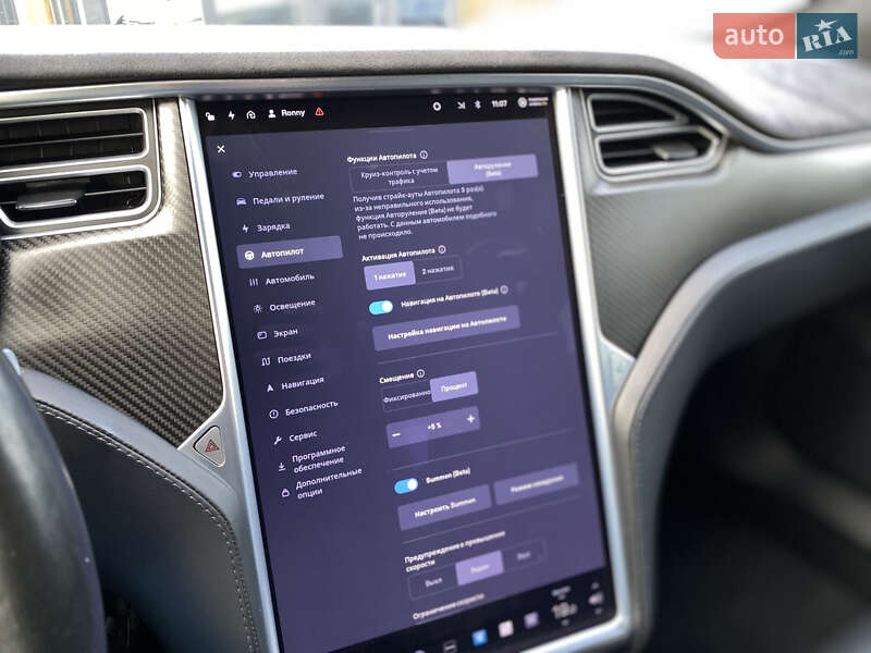 Лифтбек Tesla Model S 2017 в Луцке