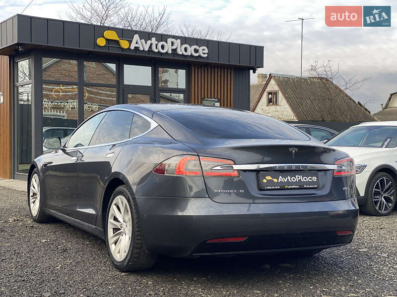 Лифтбек Tesla Model S 2017 в Луцке