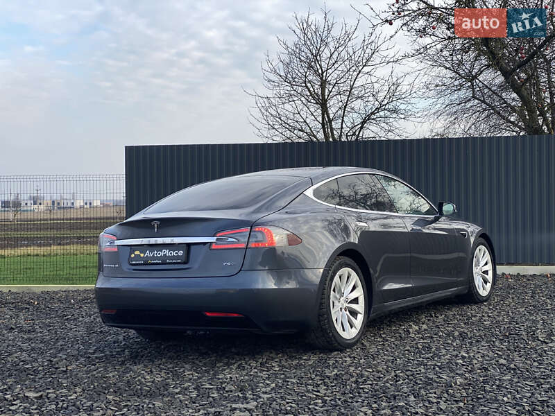 Лифтбек Tesla Model S 2017 в Луцке