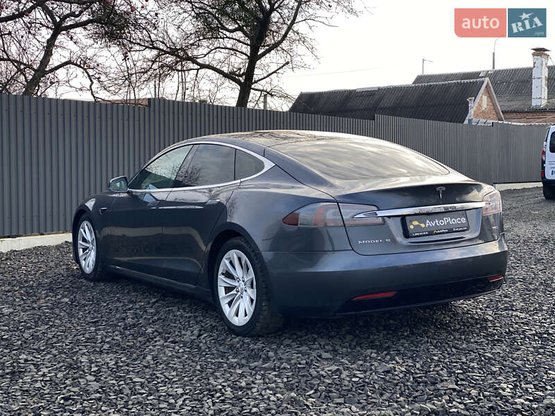 Лифтбек Tesla Model S 2017 в Луцке
