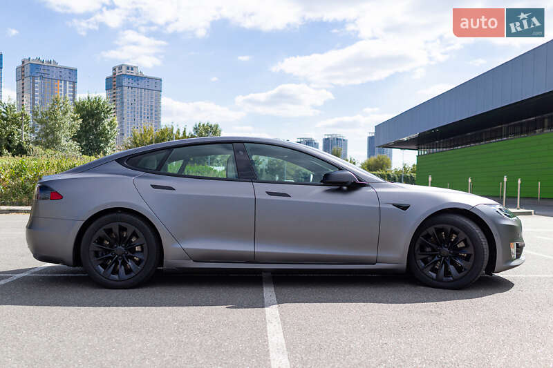Лифтбек Tesla Model S 2019 в Киеве