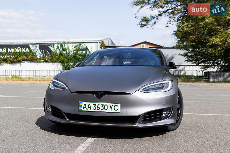 Лифтбек Tesla Model S 2019 в Киеве