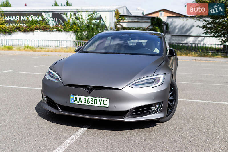 Лифтбек Tesla Model S 2019 в Киеве
