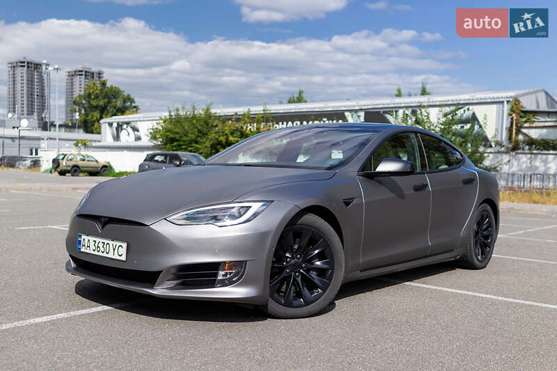Лифтбек Tesla Model S 2019 в Киеве