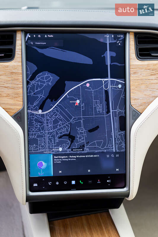 Лифтбек Tesla Model S 2019 в Киеве