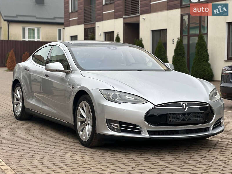 Лифтбек Tesla Model S 2015 в Одессе