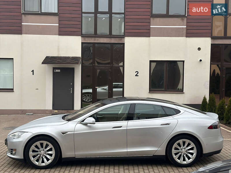 Лифтбек Tesla Model S 2015 в Одессе