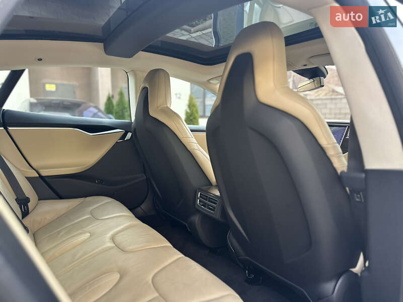 Лифтбек Tesla Model S 2015 в Одессе