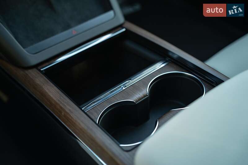 Лифтбек Tesla Model S 2021 в Черновцах фото 34 Лифтбек Tesla Model S 2021 в Черновцах