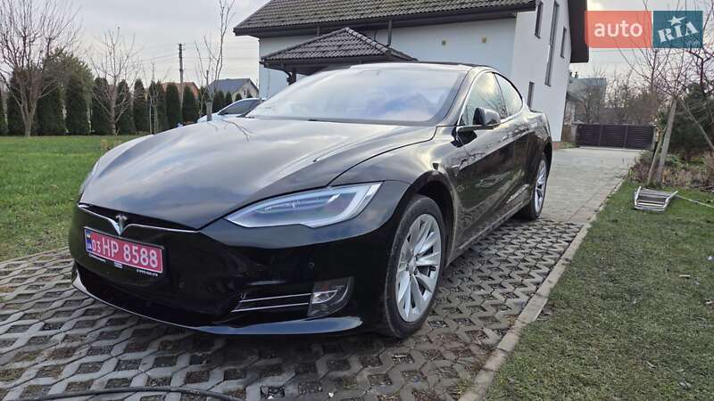 Лифтбек Tesla Model S 2018 в Луцке