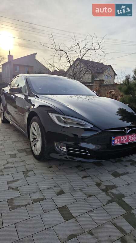 Лифтбек Tesla Model S 2018 в Луцке