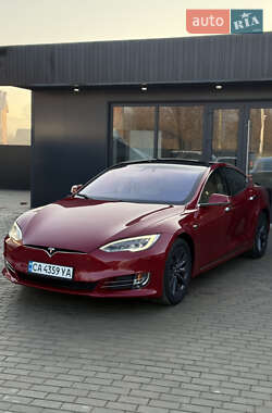 Лифтбек Tesla Model S 2017 в Черновцах