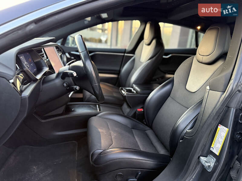 Лифтбек Tesla Model S 2018 в Городке