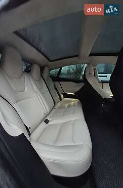 Лифтбек Tesla Model S 2015 в Киеве